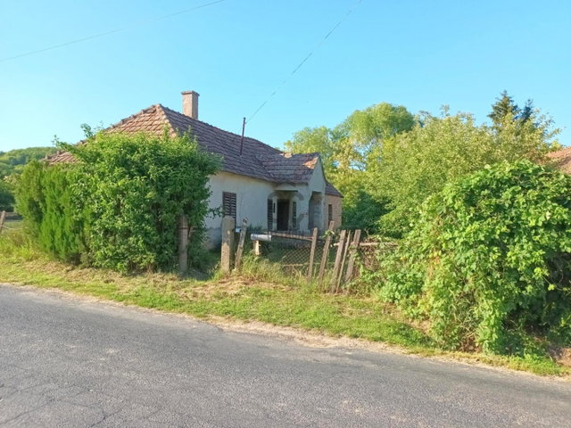 Eladó családi ház, Zalaszentgróton 6.5 M Ft, 1 szobás