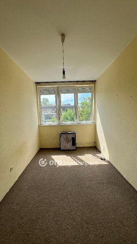 Eladó téglalakás, Egerben 37.5 M Ft, 1+1 szobás