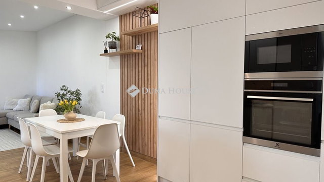 Eladó családi ház, Debrecenben 97 M Ft, 4 szobás