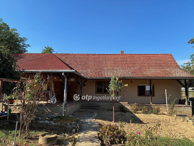 Eladó családi ház, Belvárdgyulán 39.9 M Ft, 3 szobás