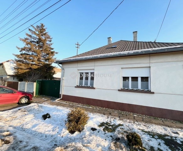 Eladó családi ház, Lovasberényben 61.9 M Ft, 3 szobás