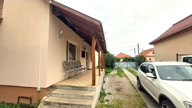 Kiadó családi ház, albérlet, Arnóton 350 E Ft / hó, 4 szobás