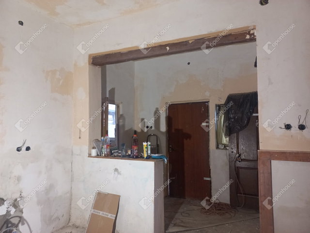 Eladó családi ház, Tatabányán 14.5 M Ft, 2 szobás