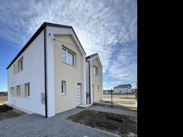 Eladó ikerház, Vácrátóton 99.9 M Ft, 5 szobás