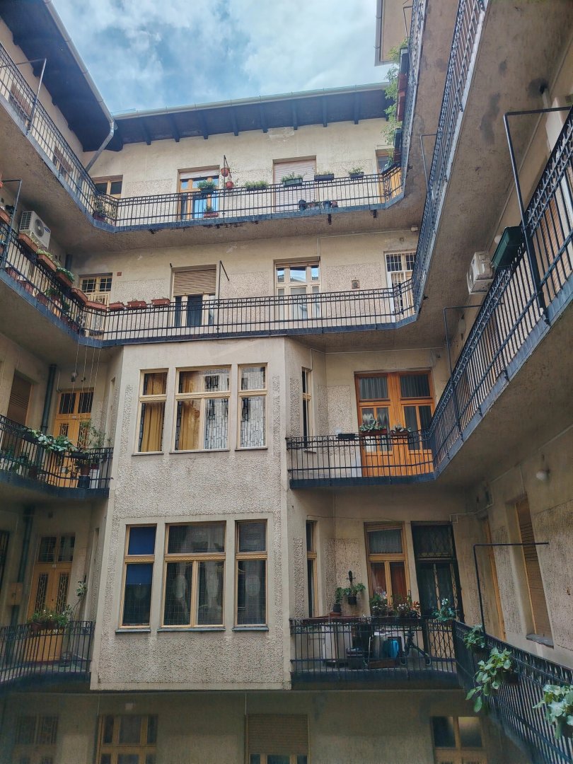 2 bed · 65m² · 300.000 ft