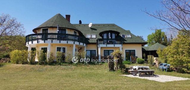 Eladó családi ház, Balatonrendesen 320 M Ft, 16 szobás