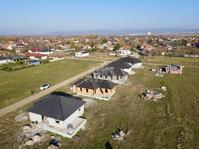 Eladó családi ház, Gyöngyöshalászon 73.99 M Ft, 5 szobás