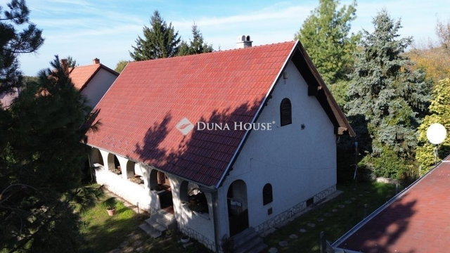 Eladó családi ház, Komáromban 84.99 M Ft, 4 szobás