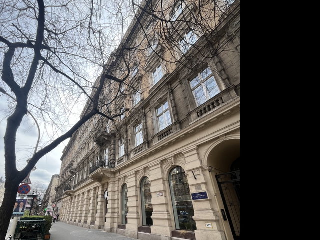 Eladó téglalakás, Budapesten, VI. kerületben 69.99 M Ft