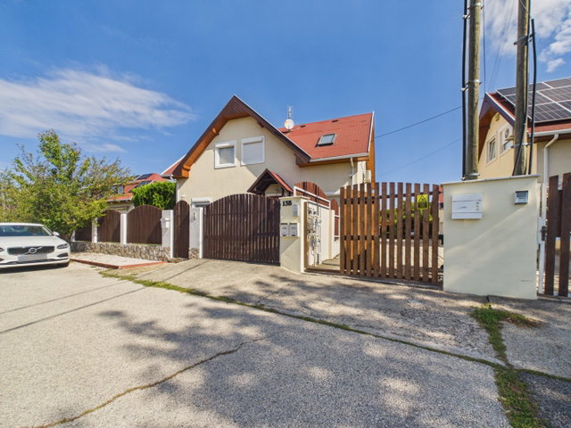 Eladó téglalakás, Szentendrén 110 M Ft, 4+1 szobás
