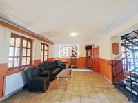 Kiadó családi ház, albérlet, Szegeden, Nádas utcában, 9 szobás