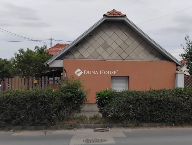 Eladó családi ház, Kunszentmiklóson 23.5 M Ft, 2 szobás
