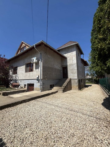 Eladó családi ház, Pécelen 164.9 M Ft, 4+2 szobás