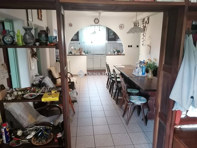 Eladó családi ház, Újfehértón 130 M Ft, 6 szobás