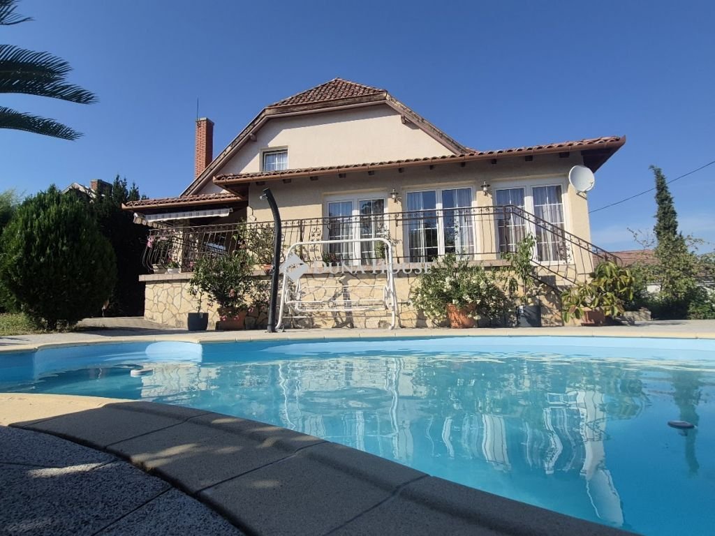 7 bed · 338m² · 184.900.000 ft