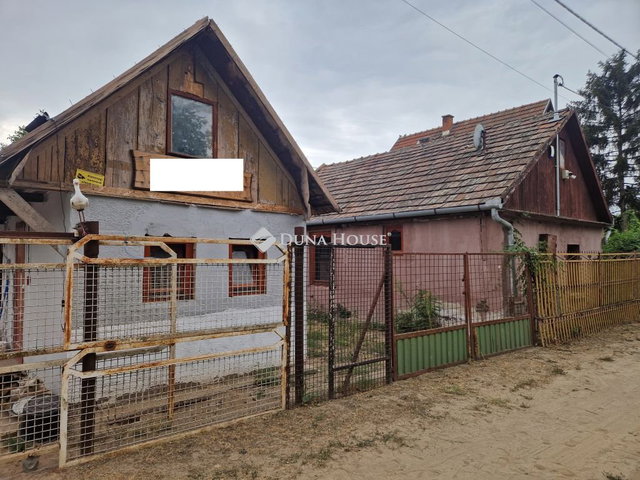 Eladó családi ház, Tápióbicskén 33 M Ft, 2 szobás