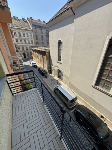Eladó téglalakás, Budapesten, V. kerületben 152 M Ft, 3 szobás