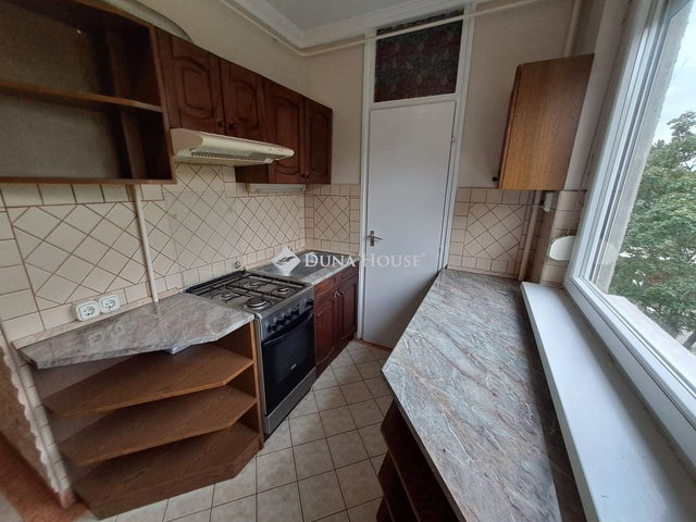 Kiadó panellakás, albérlet, Kecskeméten 175 E Ft / hó, 3 szobás