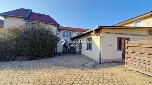 Eladó hotel, Kerepesen 290 M Ft, 15 szobás / költözzbe.hu