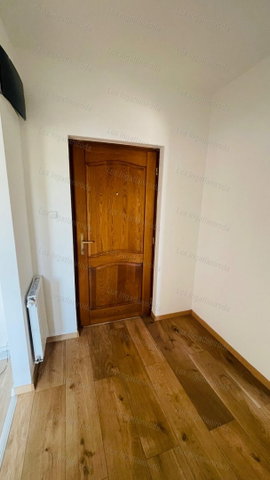 Kiadó téglalakás, albérlet, Komáromban 255 E Ft / hó, 4 szobás