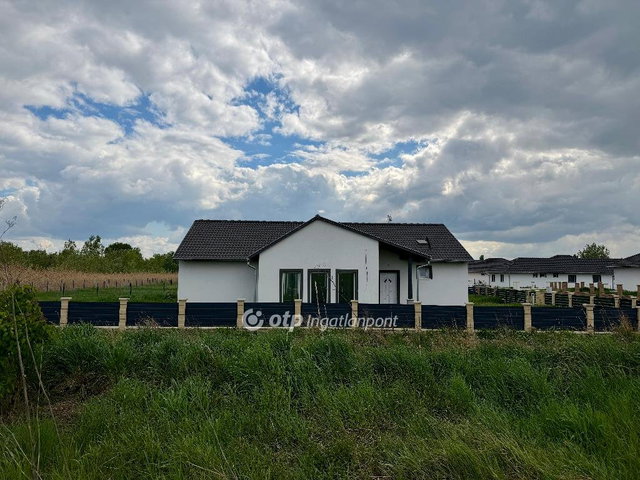 Eladó családi ház, Ráckevén 88.9 M Ft, 3 szobás
