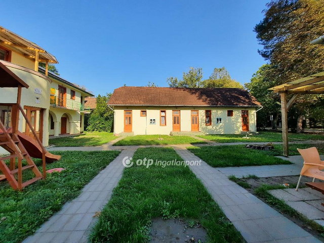 Eladó hotel, Siófokon 1101.351 M Ft / költözzbe.hu