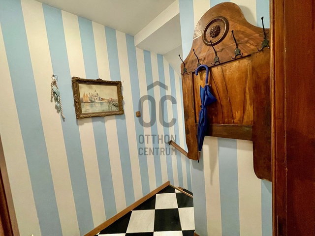 Eladó téglalakás, Csornán 69 M Ft, 4 szobás