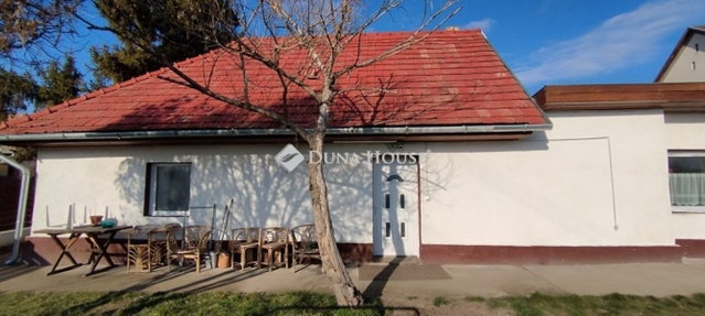 Eladó családi ház, Tápiószecsőn 32 M Ft, 1 szobás