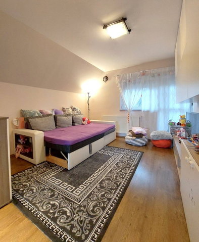 Eladó családi ház, Szigetszentmiklóson 124.99 M Ft, 5 szobás