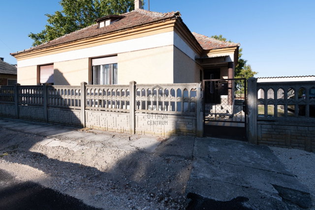 Eladó családi ház, Fehérvárcsurgón 43.9 M Ft, 2 szobás