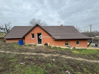 Eladó családi ház, Bajon 38.4 M Ft, 2 szobás