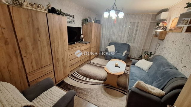 Eladó panellakás, Dunaújvárosban 34.9 M Ft, 2 szobás