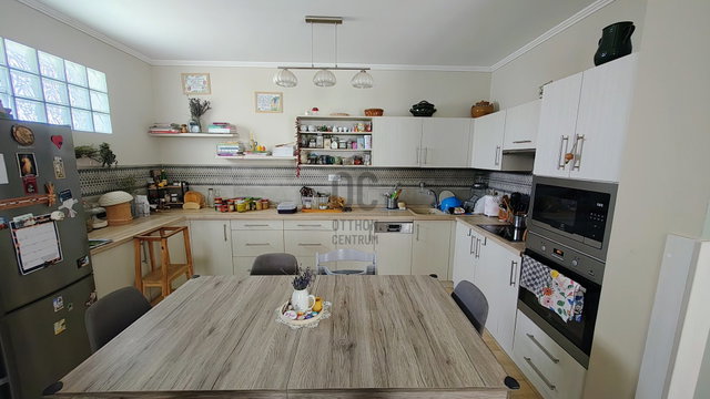 Eladó ikerház, Debrecenben 124.99 M Ft, 4 szobás