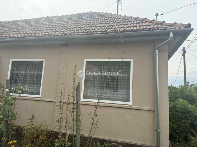 Eladó családi ház, Szentlőrinckátán 25.9 M Ft, 2 szobás