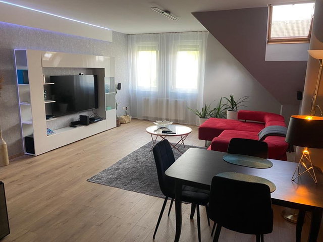 Eladó téglalakás, Szegeden 82 M Ft, 3 szobás