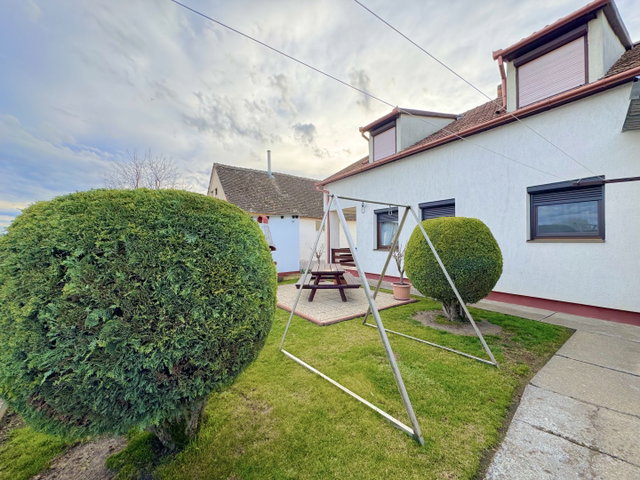 Eladó családi ház, Dunaszekcsőn 59.9 M Ft, 4 szobás