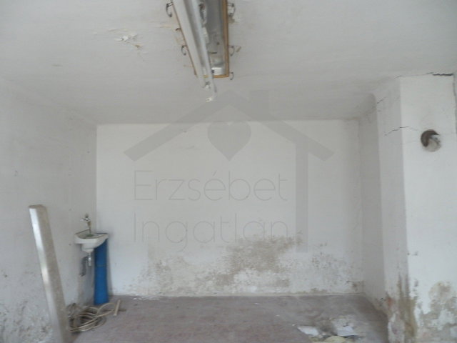 Eladó téglalakás, Dorogon 8.25 M Ft, 1 szobás