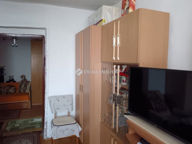 Eladó családi ház, Cegléden 34.9 M Ft, 2 szobás