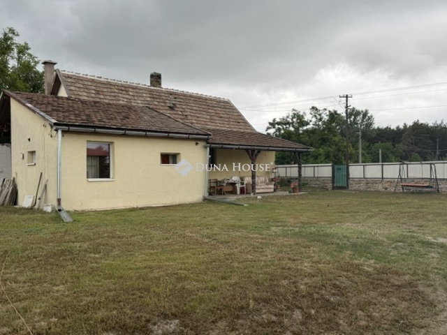Eladó családi ház, Csévharaszton 59.9 M Ft, 2 szobás