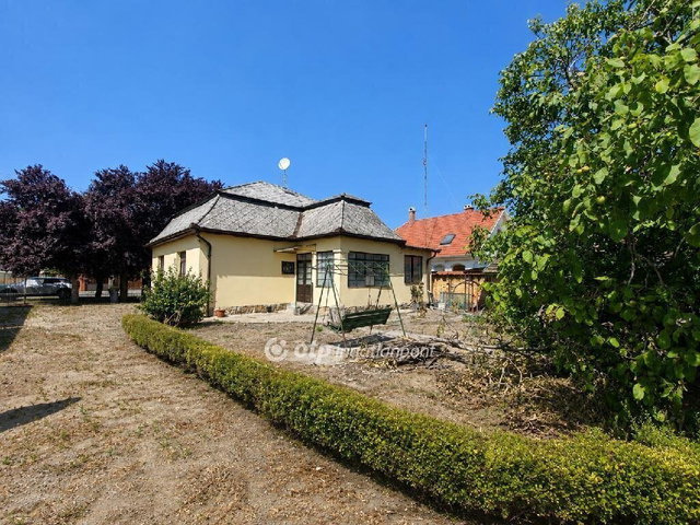 Eladó családi ház, Kunszentmiklóson 42.9 M Ft, 2+1 szobás