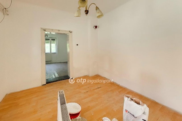 Eladó családi ház, Parádon 23.2 M Ft, 2 szobás