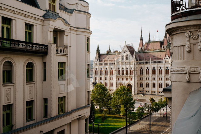Eladó téglalakás, Budapesten, V. kerületben, Zoltán utcában