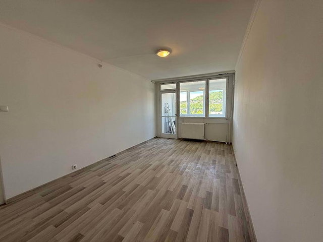 Eladó panellakás, Budapesten, III. kerületben 64 M Ft, 2 szobás