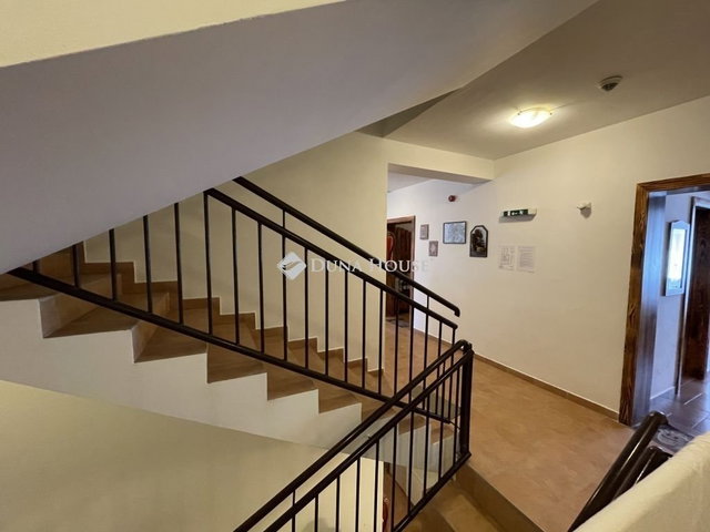 Eladó családi ház, Sárváron 325 M Ft, 13 szobás