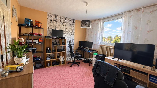 Eladó téglalakás, Egerben 37.5 M Ft, 2 szobás