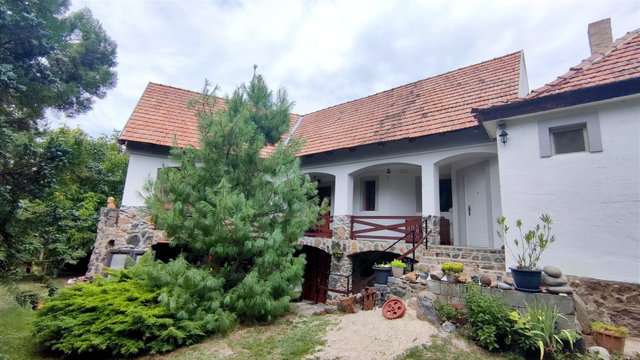 Eladó családi ház, Badacsonytördemicen 129 M Ft, 6 szobás