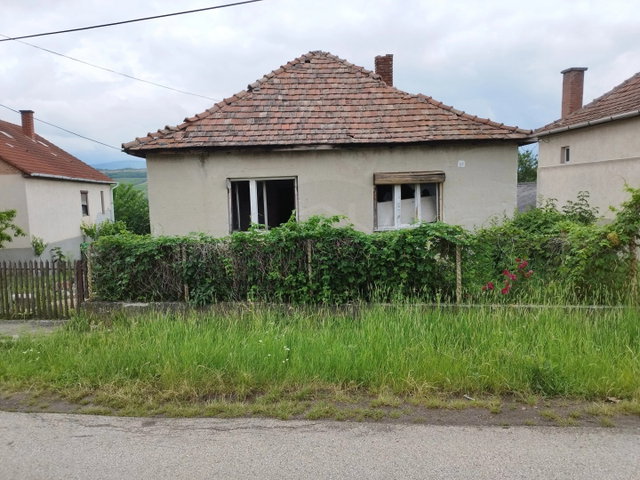 Eladó családi ház, Szűcsin 7.9 M Ft, 2 szobás