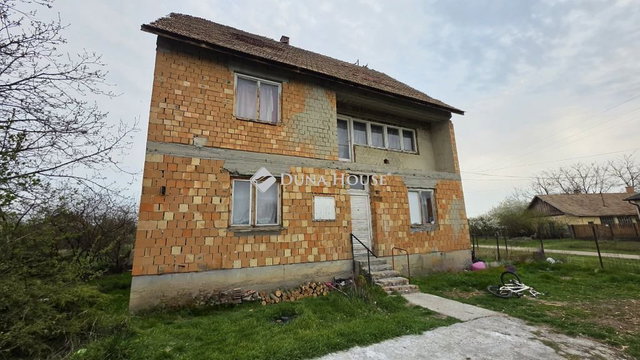 Eladó családi ház, Tápiógyörgyén 24.99 M Ft, 6+1 szobás