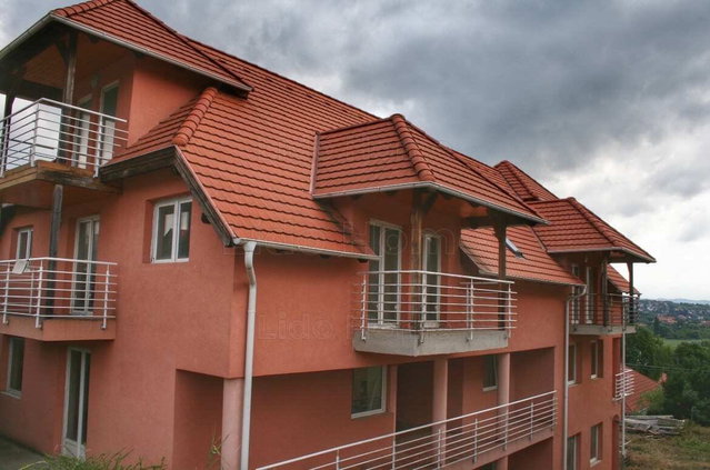 Eladó családi ház, Hévízen 300 M Ft, 24 szobás