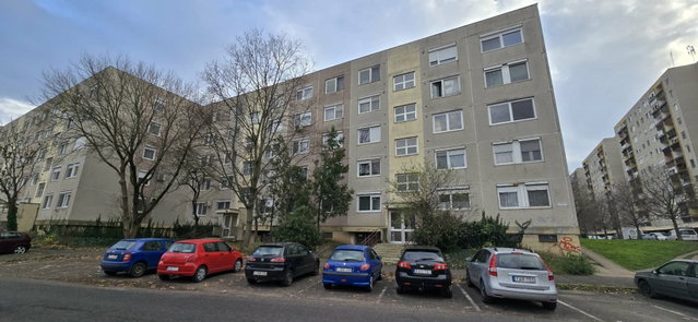 Eladó panellakás, Debrecenben 76 M Ft, 3+1 szobás